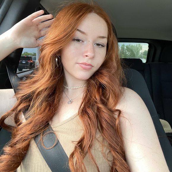 carlyy26